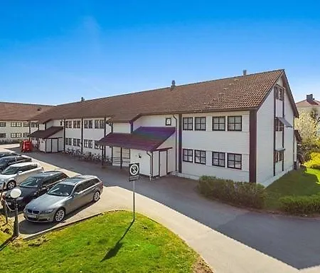 Apartamento Berit, Near The With Its Own Private Parking